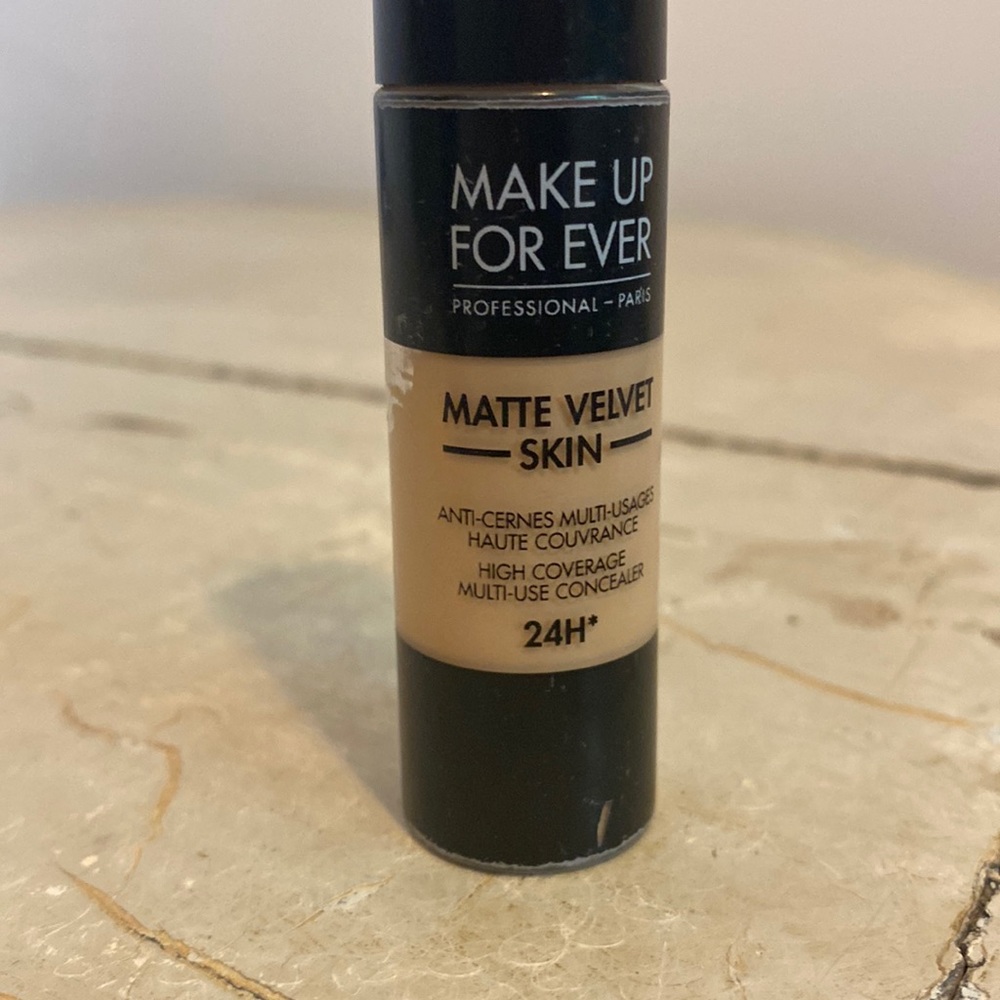 Brand New Make Up Forever Brand 24 he coverage, color 2.2 Made in Italy
